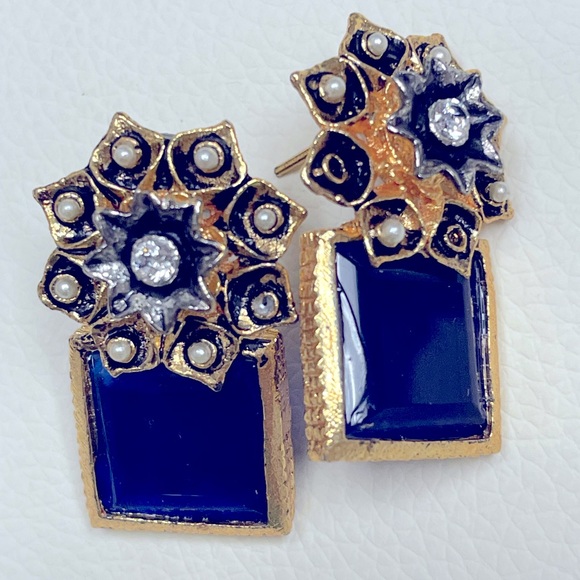 Blue embellished earrings - Picture 2 of 2
